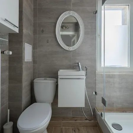 Tamka 40: Private Near Old Town & National Stadium Apartment Warsaw